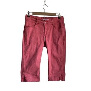 Lee’s Women’s Red Denim Capris.  Size 6P